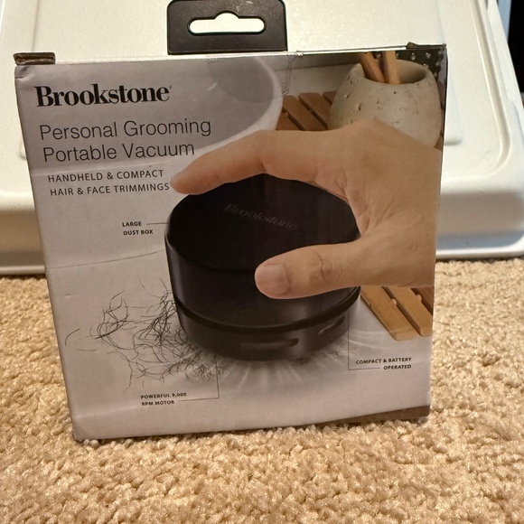 Brand New Brookstone Personal Grooming Portable Vacuum - Picture 2 of 4
